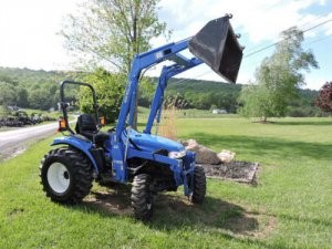 Wisconsin New Holland TC33D Tractor Rental