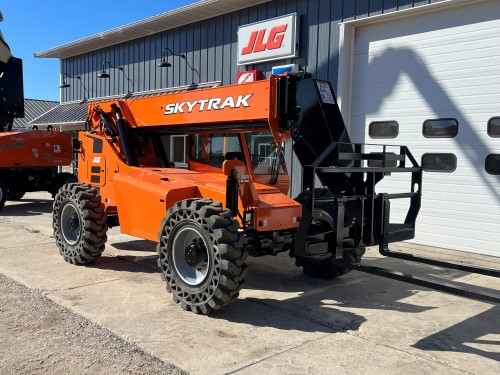 2013 SKYTRAK 6042 Telehandler for sale in Wisconsin